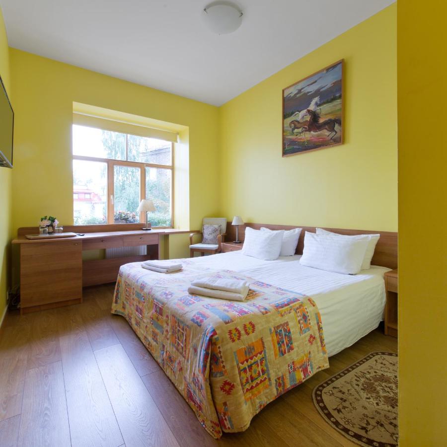 In Astra Bed & Breakfast Vilnius Exterior photo