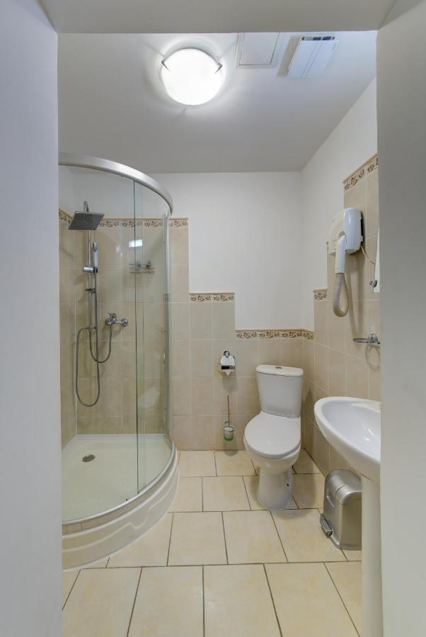 In Astra Bed & Breakfast Vilnius Exterior photo